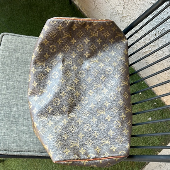 Louis Vuitton Monogram Speedy 40 - Picture 11 of 16